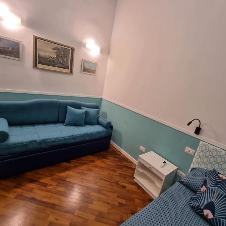Panto' Apartment 2 Steps To Toledo Street Наполи Екстериор снимка