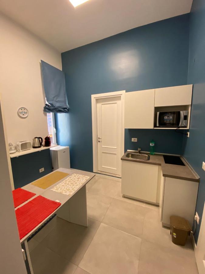 Panto' Apartment 2 Steps To Toledo Street Наполи Екстериор снимка