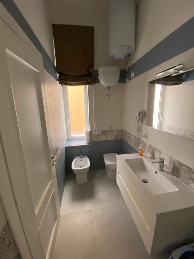 Panto' Apartment 2 Steps To Toledo Street Наполи Екстериор снимка