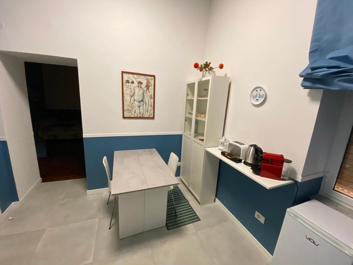 Panto' Apartment 2 Steps To Toledo Street Наполи Екстериор снимка