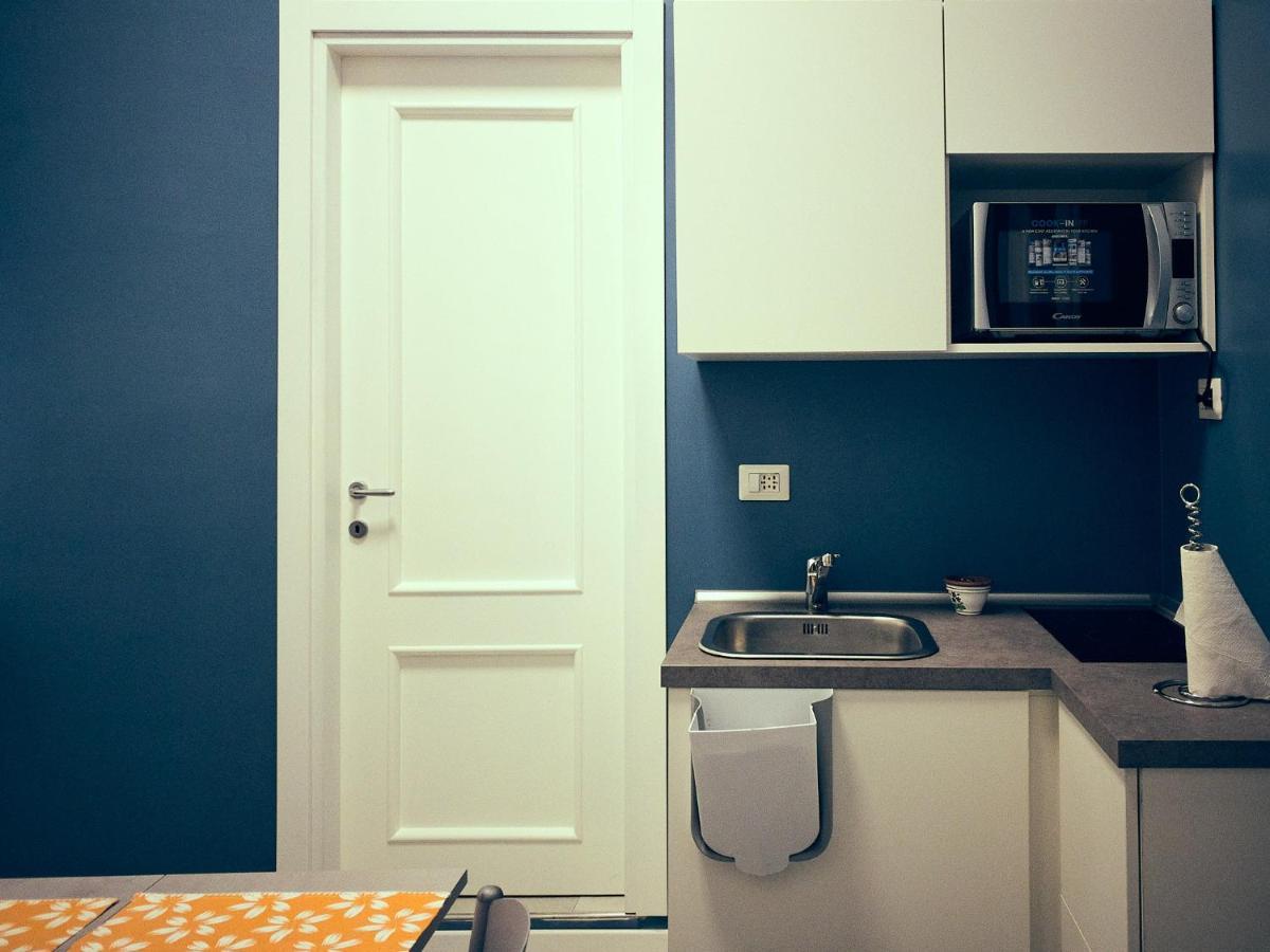 Panto' Apartment 2 Steps To Toledo Street Наполи Екстериор снимка