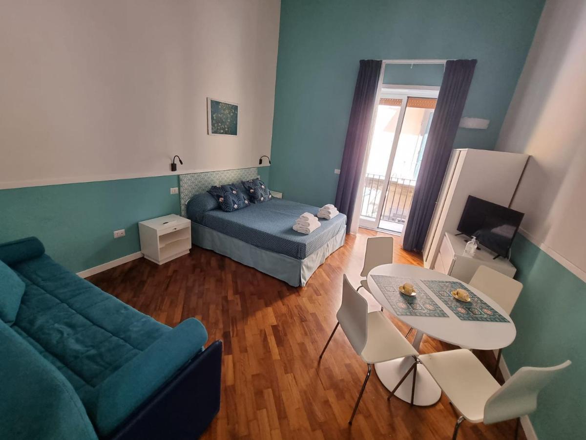 Panto' Apartment 2 Steps To Toledo Street Наполи Екстериор снимка